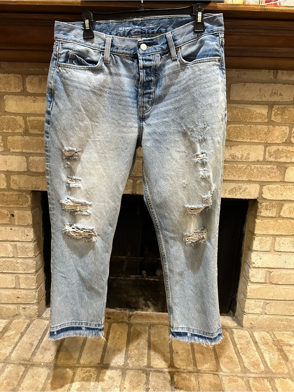 Old Navy Light Wash Distressed Cropped Jeans EUC